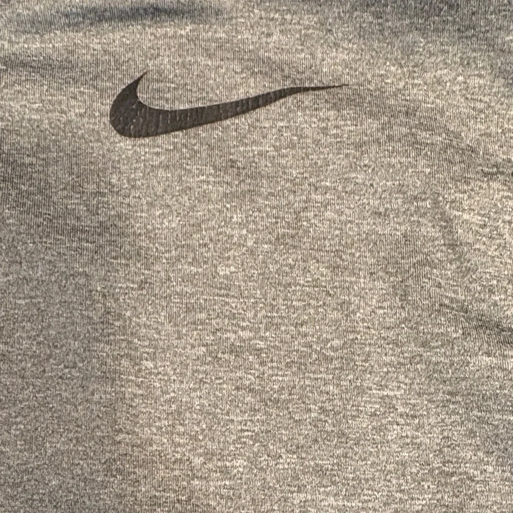 Nike Men's Gray Dri-FIT Tank Top - Picture 4 of 12